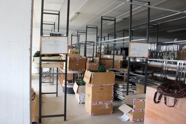 1#2810 Attrezzature per negozio di abbigliamento in vendita - foto 17