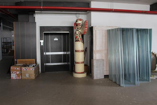 1#2810 Attrezzature per negozio di abbigliamento in vendita - foto 19