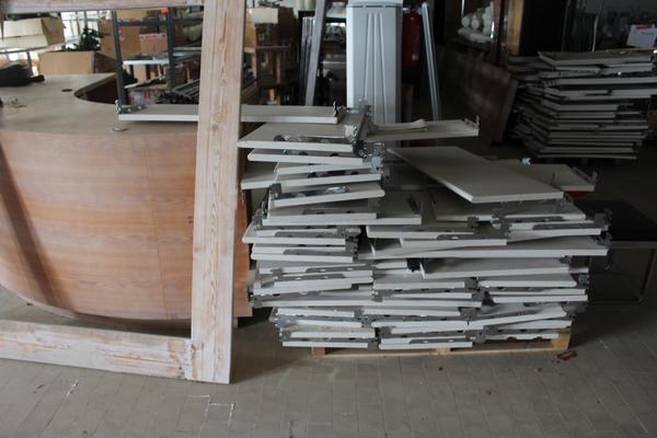 1#2810 Attrezzature per negozio di abbigliamento in vendita - foto 20