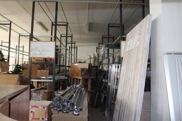 1#2810 Attrezzature per negozio di abbigliamento in vendita - foto 21