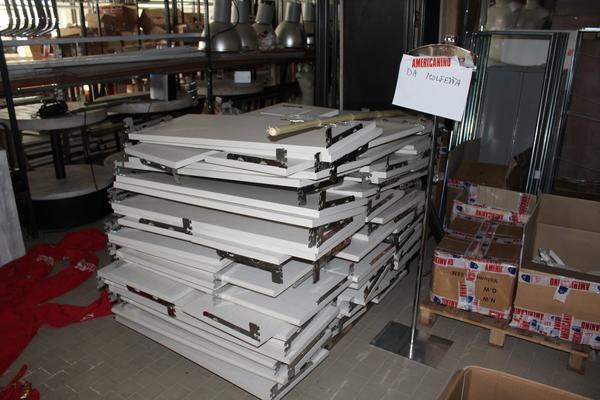 1#2810 Attrezzature per negozio di abbigliamento in vendita - foto 25