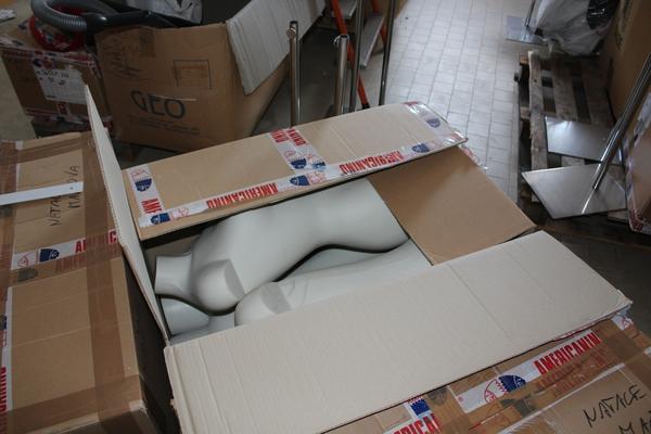 1#2810 Attrezzature per negozio di abbigliamento in vendita - foto 37
