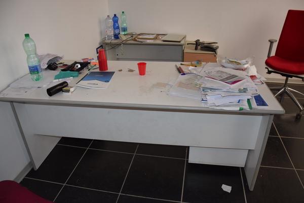 1#2819 Arredi e attrezzature ufficio in vendita - foto 12
