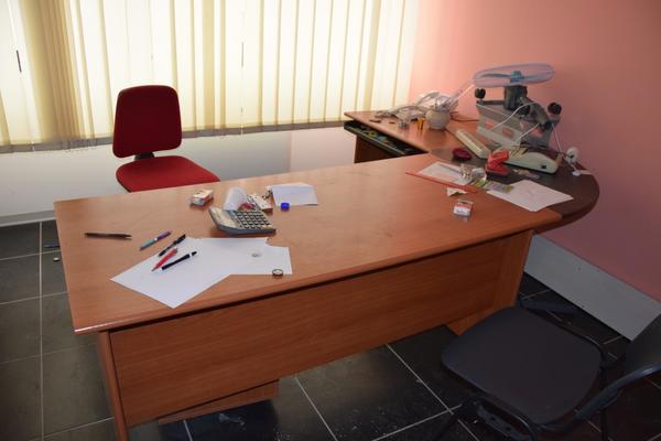 1#2819 Arredi e attrezzature ufficio in vendita - foto 23