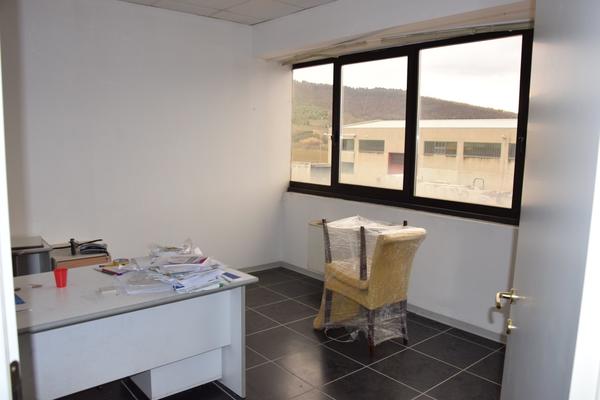 1#2819 Arredi e attrezzature ufficio in vendita - foto 33