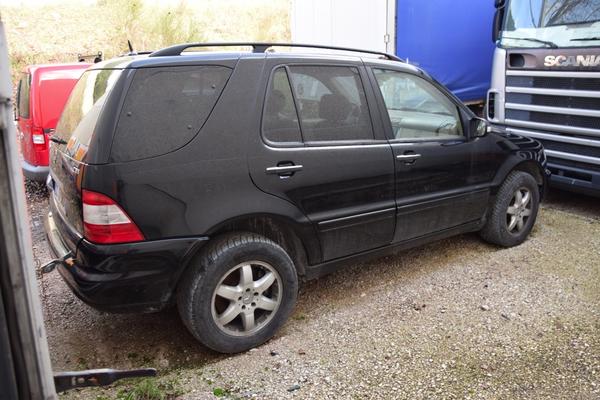17#2820 Mercedes ML in vendita - foto 2