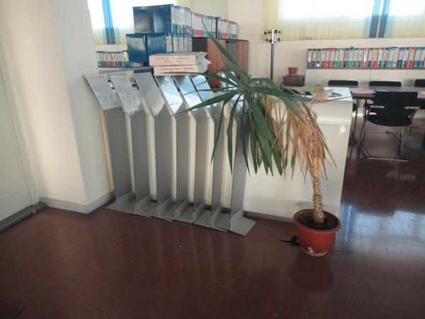 16#2830 Espositori ed insegne in vendita - foto 17