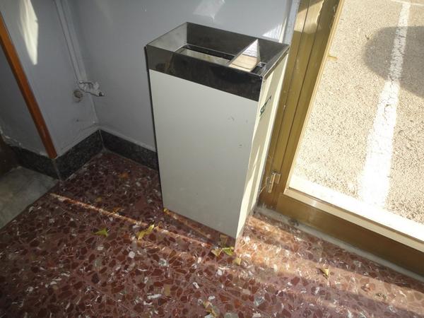 16#2830 Espositori ed insegne in vendita - foto 32