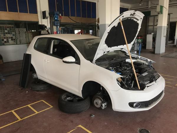 3#2830 Volkswagen Golf pezzi di ricambio in vendita - foto 2
