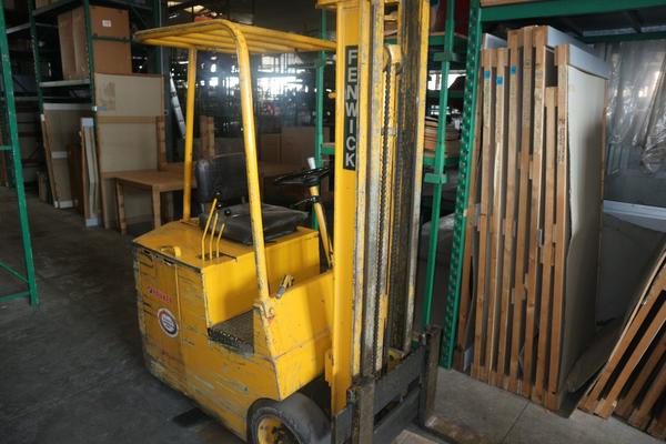 Carrelli elevatori in vendita