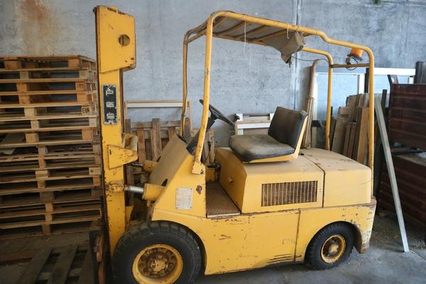 Carrelli elevatori in vendita
