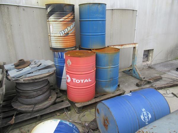 11#2869 Fusti di olio per uso impianti oleodinamici in vendita - foto 1