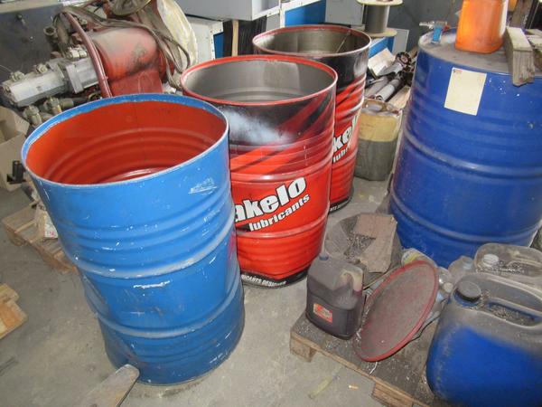11#2869 Fusti di olio per uso impianti oleodinamici in vendita - foto 3