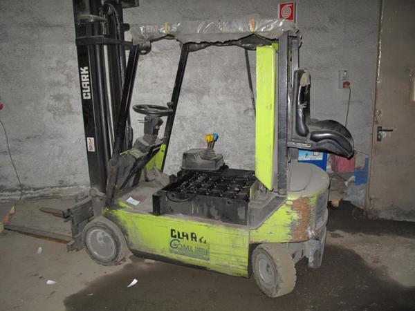 7#2879 Carrello elevatore Clark in vendita - foto 1