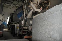 Iveco Magirus 330 36H truck mixer and Cifa Magnum concrete pump - Lot 11 (Auction 2892)