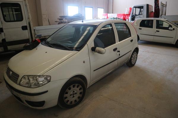 32#2905 Automobile Fiat Punto in vendita - foto 3