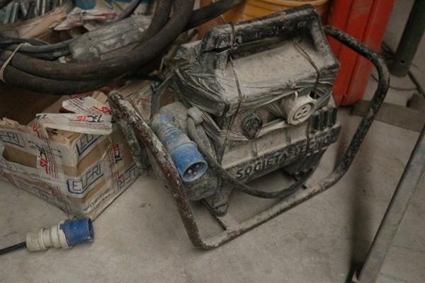 48#2905 Attrezzature edili in vendita - foto 9