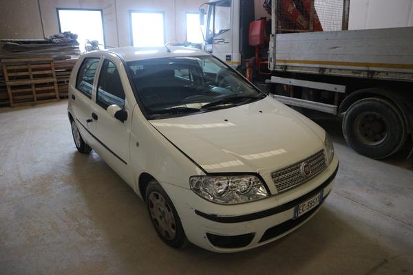 53#2905 Automobile Fiat Punto in vendita - foto 1