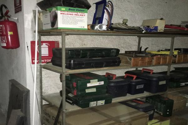 1#2911 Insegne luminose e materiale elettrico in vendita - foto 1