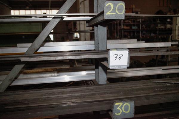 29#2930 Tondi in alluminio e barre piatte in ferro in vendita - foto 4