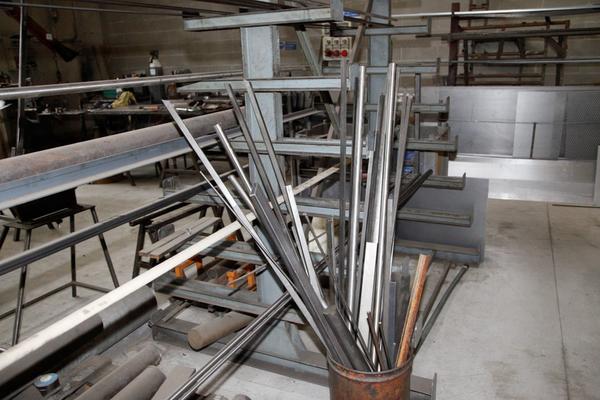 29#2930 Tondi in alluminio e barre piatte in ferro in vendita - foto 5