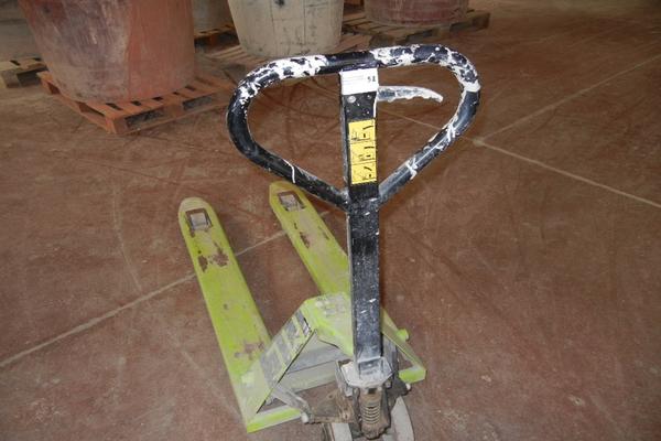 2#2945 Attrezzature e stigliature in vendita - foto 2