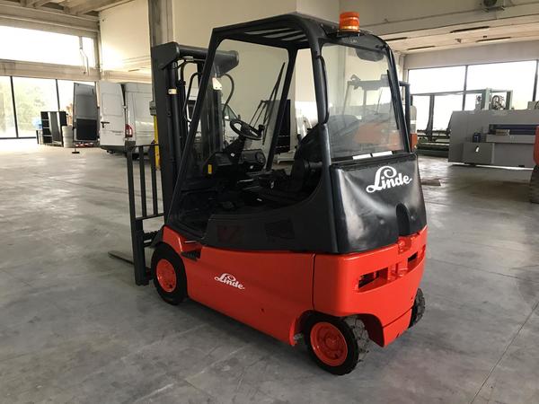 Carrelli elevatori in vendita