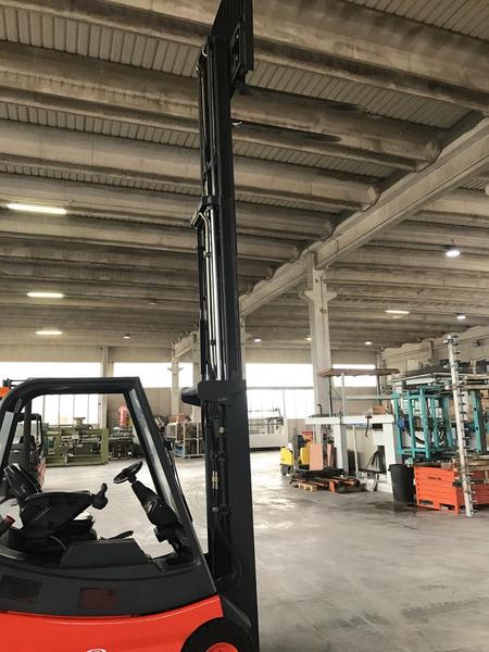 16#2947 Carrello elevatore Linde E20 in vendita - foto 15