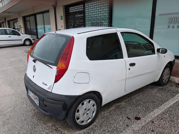 21#2947 Fiat Punto Van in vendita - foto 2