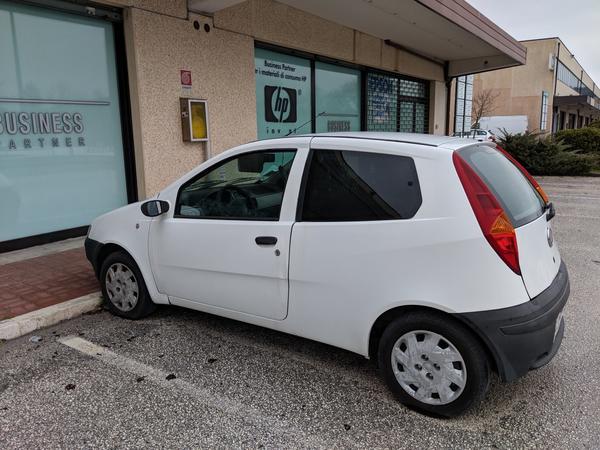 21#2947 Fiat Punto Van in vendita - foto 3