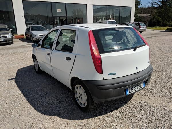 22#2947 Fiat Punto Van in vendita - foto 4