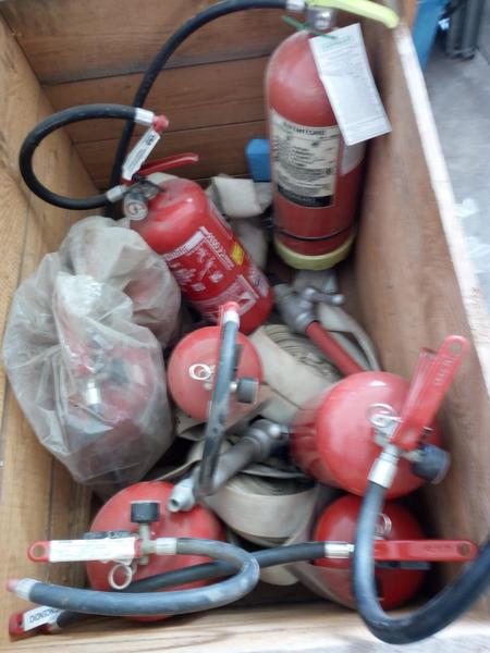 41#2949 Cassone con estintori manichette e lance per antincendio in vendita - foto 4