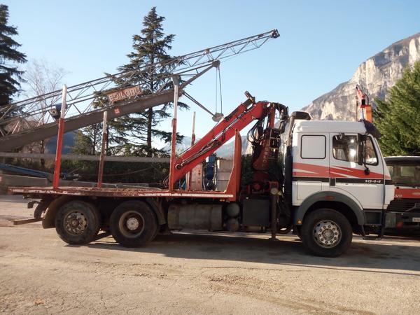 45#2949 Autocarro Mercedes 1844 con stanti e gru per legname in vendita - foto 6