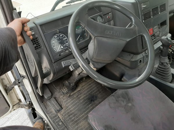 57#2949 Iveco Magirus con gru in vendita - foto 5
