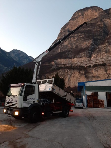 57#2949 Iveco Magirus con gru in vendita - foto 13
