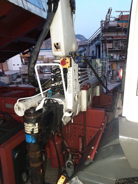 57#2949 Iveco Magirus con gru in vendita - foto 16