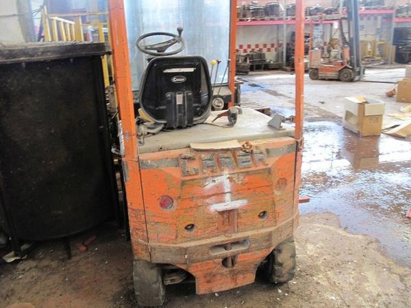 3#2961 Compressore Kaeser e carrello elevatore Carer in vendita - foto 2