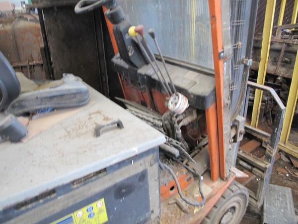 3#2961 Compressore Kaeser e carrello elevatore Carer in vendita - foto 3