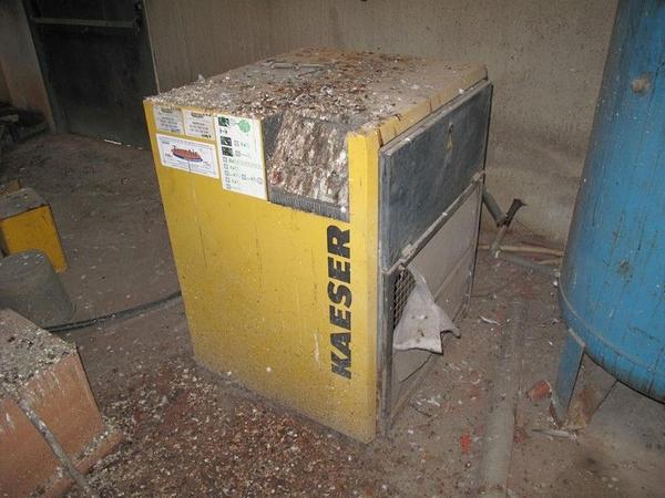 3#2961 Compressore Kaeser e carrello elevatore Carer in vendita - foto 8