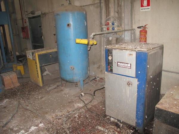 3#2961 Compressore Kaeser e carrello elevatore Carer in vendita - foto 9