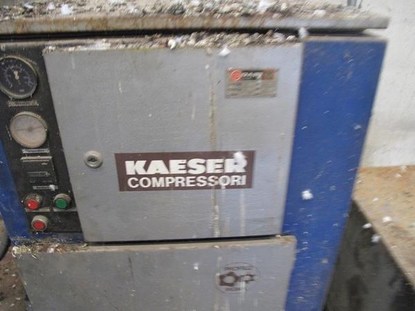 3#2961 Compressore Kaeser e carrello elevatore Carer in vendita - foto 12