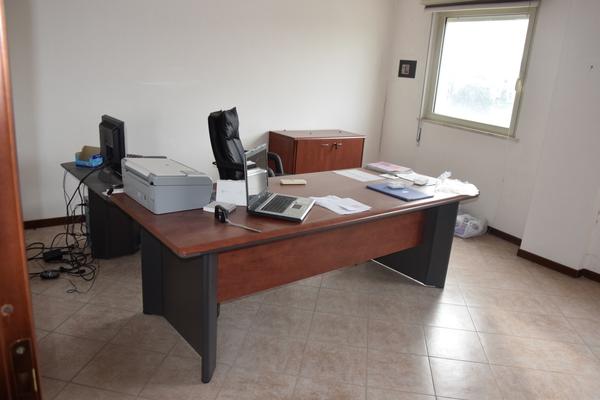 1#2975 Arredi e attrezzature per ufficio in vendita - foto 1