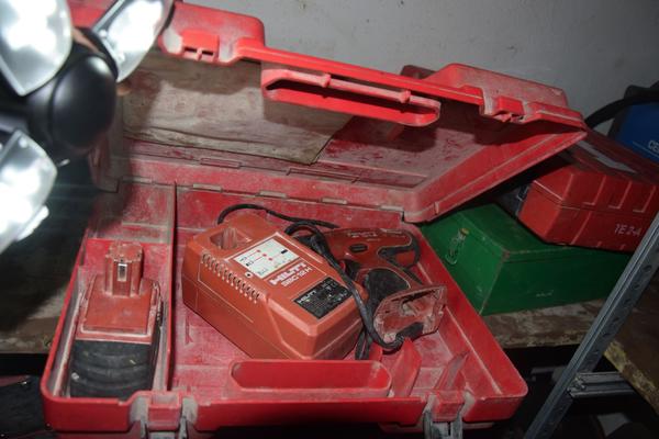 2#2988 Trapani Hilti e tubi in rame in vendita - foto 180