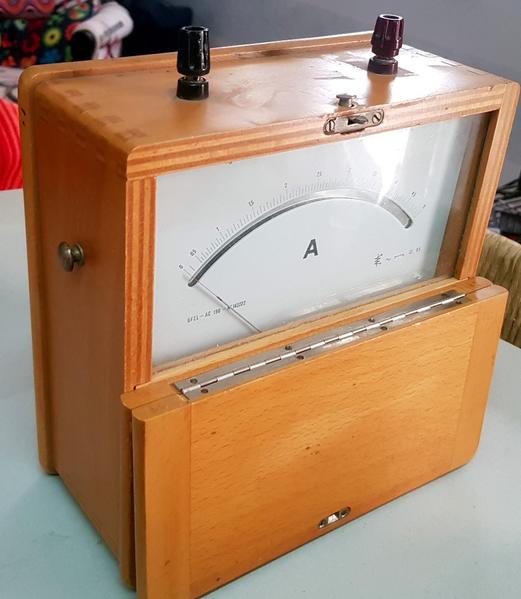 46#2991 Amperometro vintage con cassa in legno in vendita - foto 1