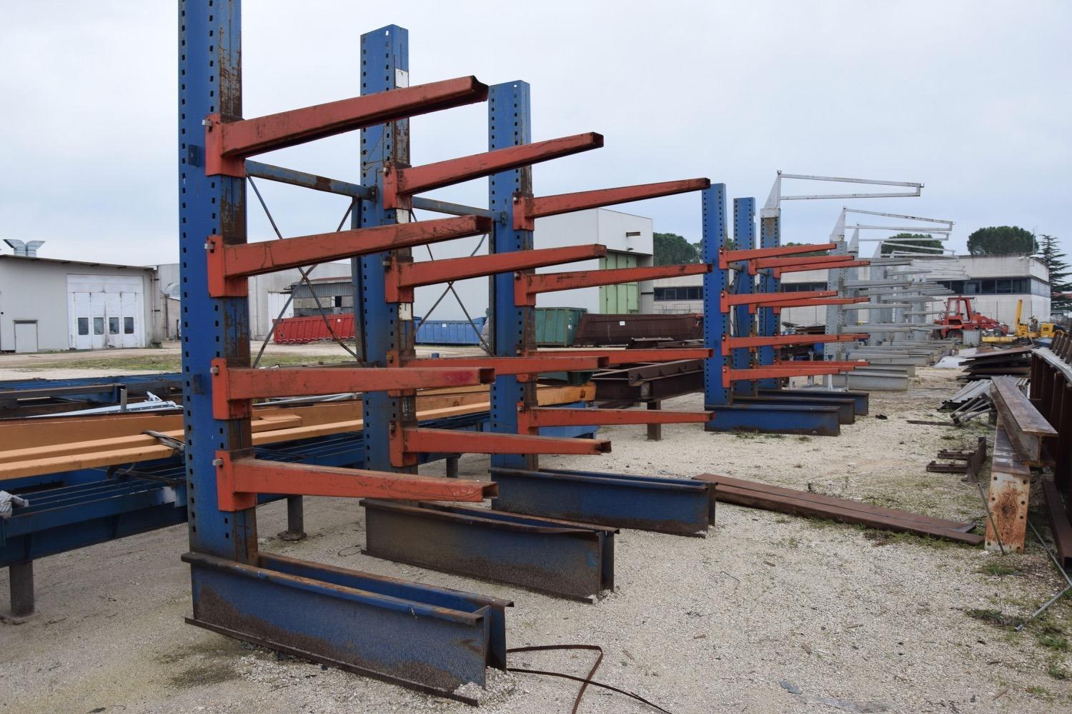 Lot Cantilever shelving