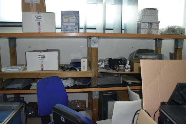 7#3051 Attrezzature da ufficio e scaffalature in vendita - foto 2