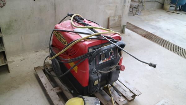 2#3053 Macchinari  lavorazione marmo e carrello elevatore Clarck in vendita - foto 17