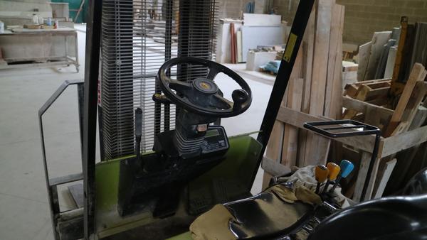 2#3053 Macchinari  lavorazione marmo e carrello elevatore Clarck in vendita - foto 29