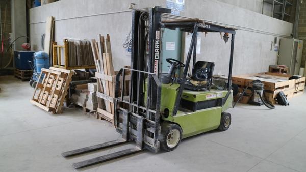 2#3053 Macchinari  lavorazione marmo e carrello elevatore Clarck in vendita - foto 32