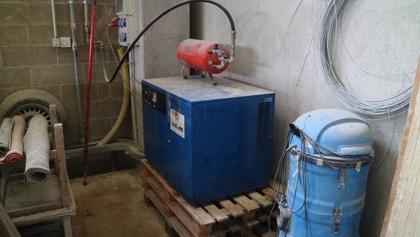 2#3053 Macchinari  lavorazione marmo e carrello elevatore Clarck in vendita - foto 42